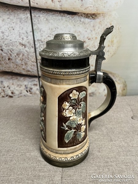 Sitzendorf German majolica tin jar with lid a66