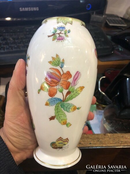 Herend porcelain vase, perfect, 17 cm, for a gift. Victoria pattern