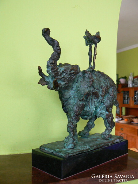 TÓTH ERNŐ "ELEFÁNT MARABUVAL" BRONZ SZOBOR, KISPLASZTIKA, 26 cm, 5kg.