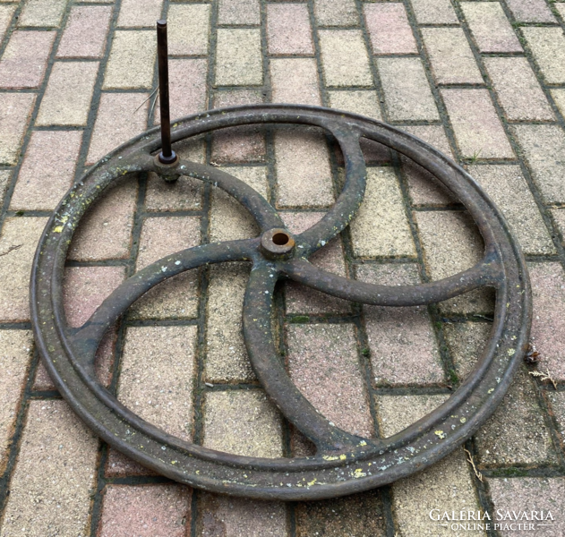 Cast iron well wheel, grinding wheel, with crank (66 cm, 13.5 kg)