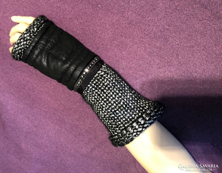 Practical women's knitted gloves