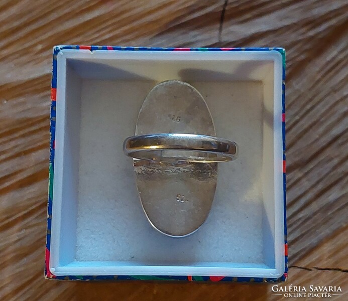 Szépséges ezüst gyűrű nagy ovális hematit kővel