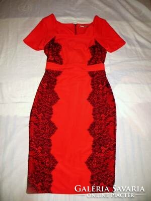 Piros fekete csipkés ruha 10-s h: 102 cm mb: 85-94 cm M and S