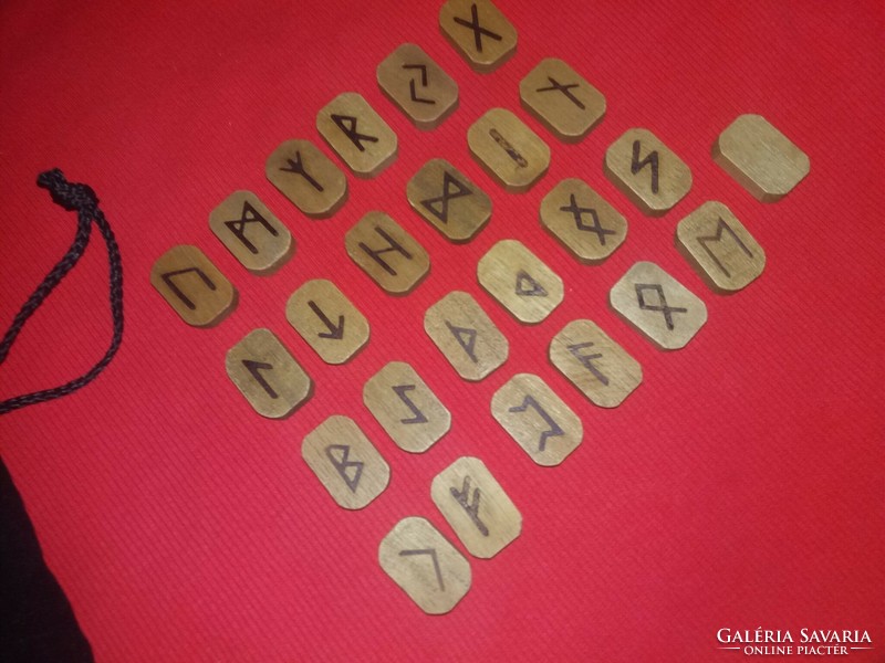 Antique Hungarian wooden runic writing engraved táltos divination rune cubes fortune-telling +velvet according to pictures