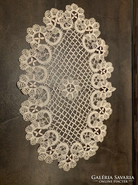 Old lace tablecloth 36 cm long