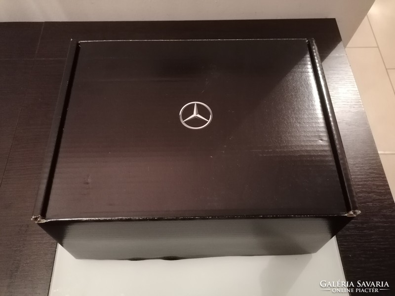 Mercedes Benz ajándékcsomag