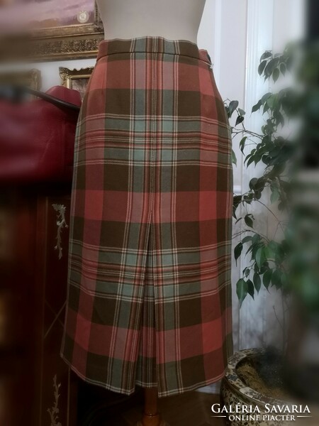 Johnstons of elgin 38-40 old money style, 100% wool, tartan midi skirt