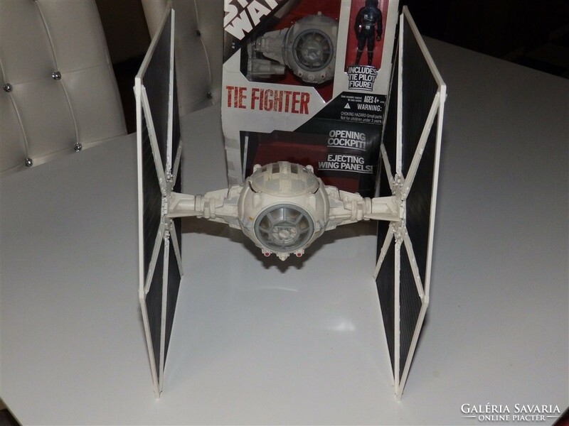 STAR WARS Csillagok Háborúja  TIE FIGHTER /LN (nagyméretű szárny) 2006 1/35 méretű 3,75" pilótával