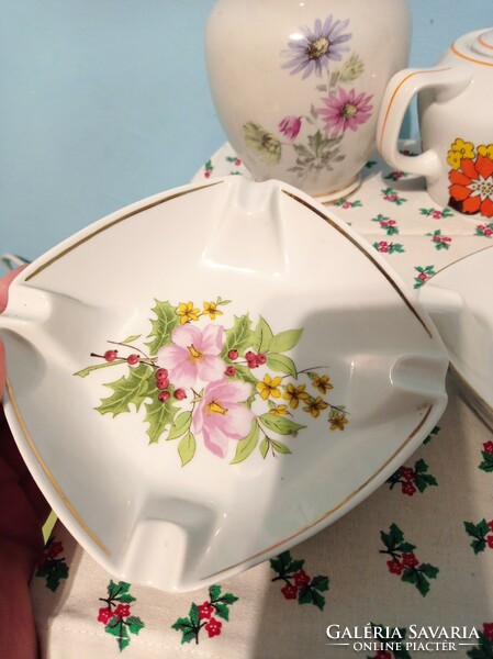 !Hóllóház porcelains