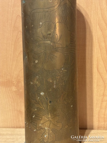 1. világháborús hüvely váza virágos díszítéssel
