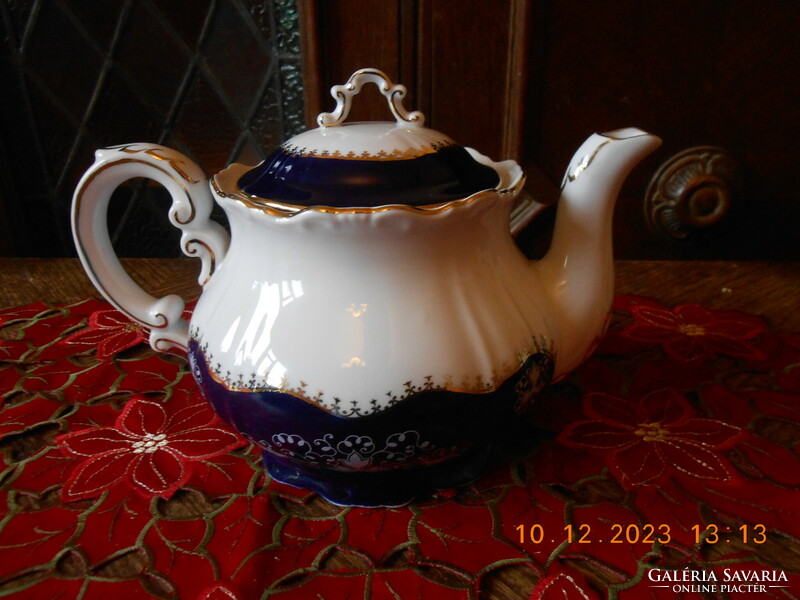 Zsolnay pompadour ii tea pourer
