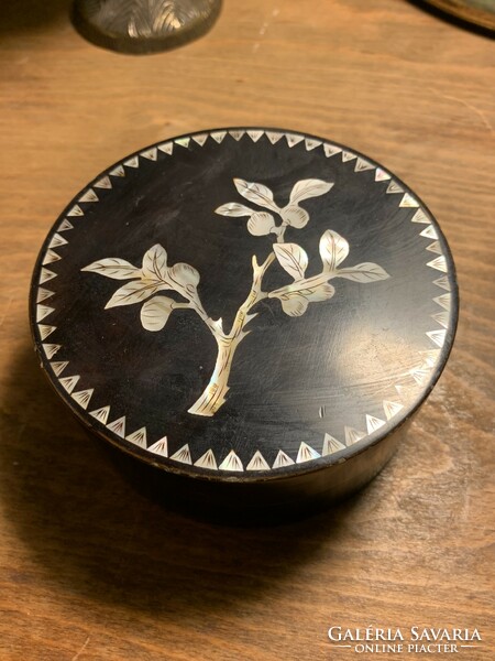 Chinese lacquer box with mother of pearl