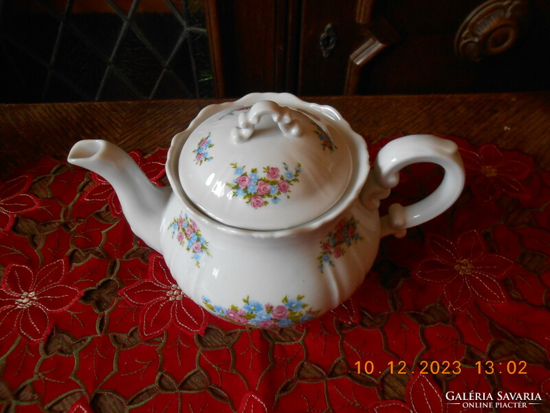 Zsolnay bouquet patterned tea spout