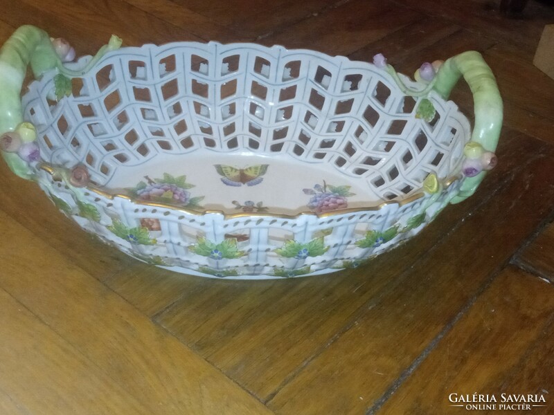 A large openwork basket with a fabulous Victoria pattern from Herend