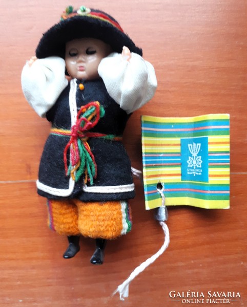 Vintage Polish doll in folk costume from 1981