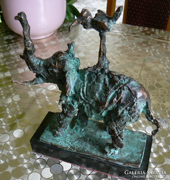 TÓTH ERNŐ "ELEFÁNT MARABUVAL" BRONZ SZOBOR, KISPLASZTIKA, 26 cm, 5kg.