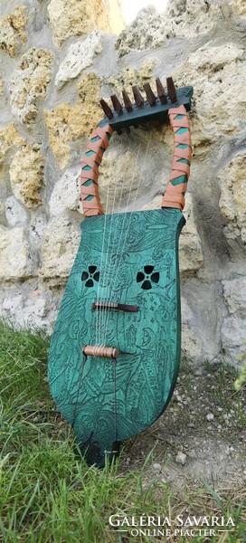 Viking (kravik) lyre instrument