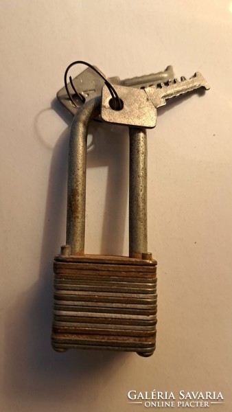 Antique plate padlock with 2 keys. Size: 8x3 cm. Personal delivery Budapest xv. District or post office.