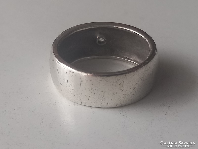 Női karika ezüstvgyűrű kis kővel