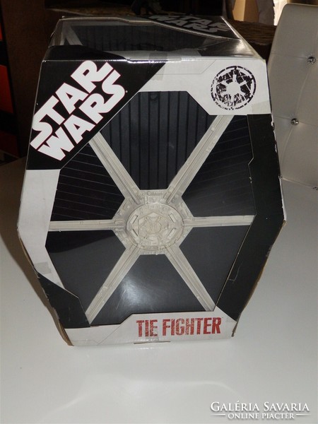 STAR WARS Csillagok Háborúja  TIE FIGHTER /LN (nagyméretű szárny) 2006 1/35 méretű 3,75" pilótával