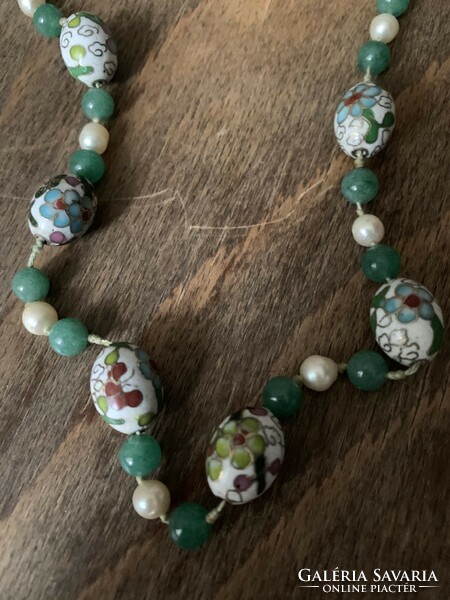 Antique necklace with jade, pearl and enamel balls, with gold clasp