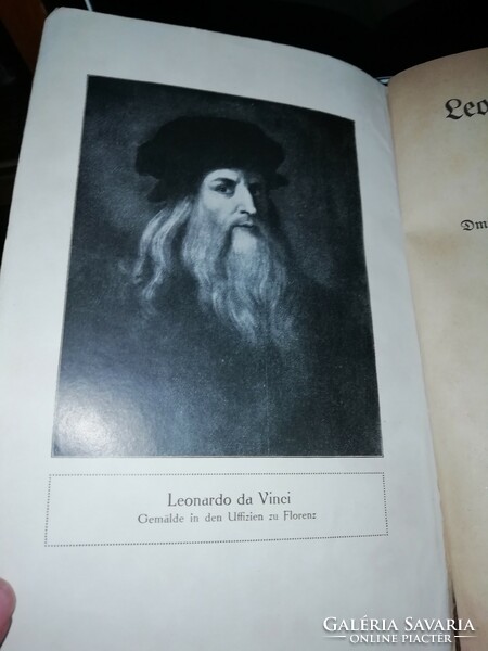 Leonardo da Vinci in Gothic font, first complete edition. Illustrated with black and white reproductions.