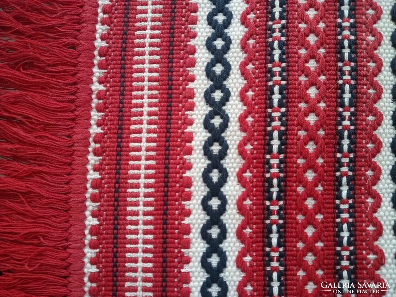 Table runner, woven