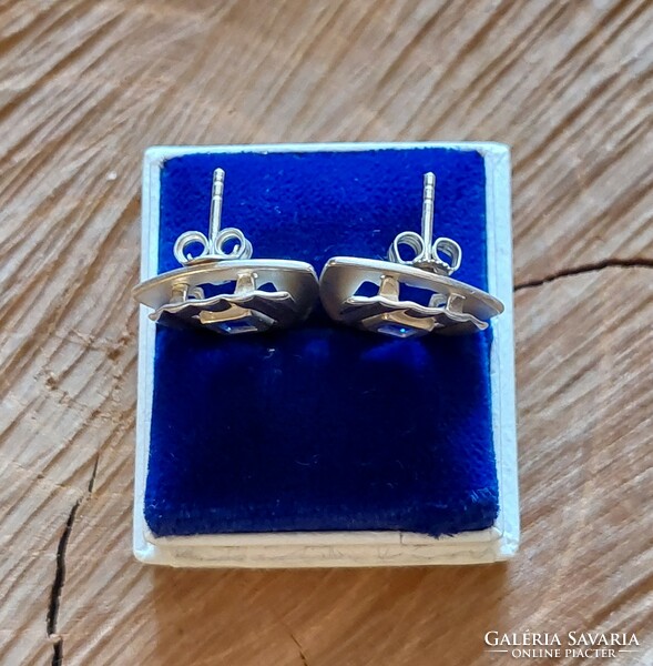 Silver earrings with sapphire blue stone