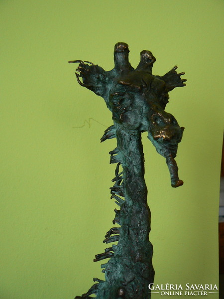 TÓTH ERNŐ "LAZA  ZSIRÁF" BRONZ SZOBOR, KISPLASZTIKA, 38 cm, 4,5kg.