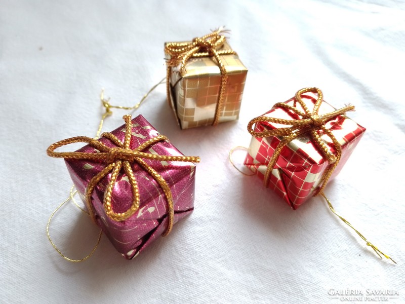 Karácsonyi ajándék díszítő dekoráció szalag csomag arany ezüst piros zöld masni dobozka