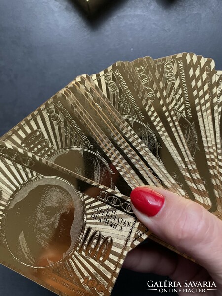 Plasztik francia kártya csomag – 100 dolláros hátlap mintával – arany színű