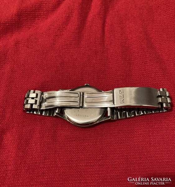 Doxa jumbo wristwatch with metal strap