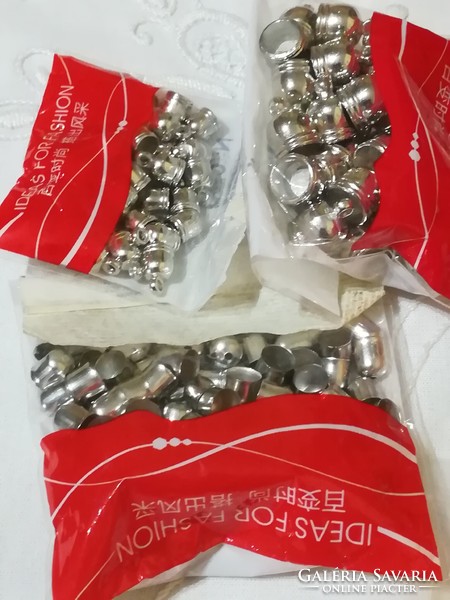 Jewelry parts .Approx. 2000 pcs.
