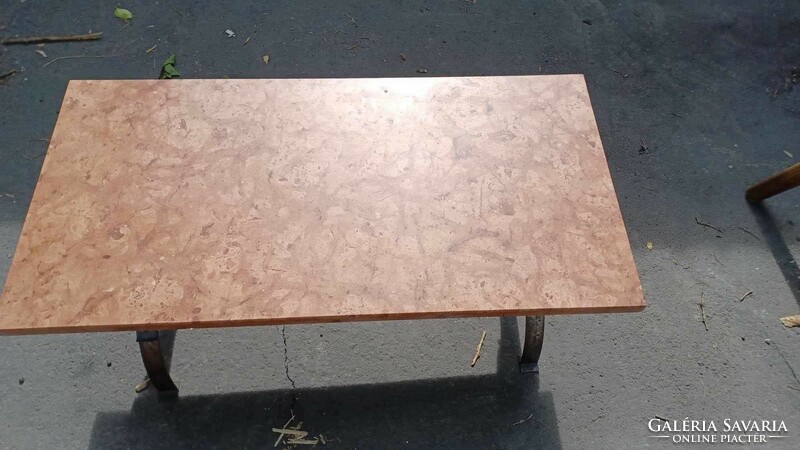 Eladó márvány és kovácsolt vas dohányzó asztal 100x50x 45