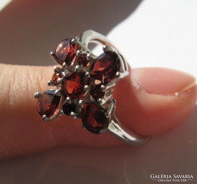 925 Sterling silver ring with real garnet gems, size 60