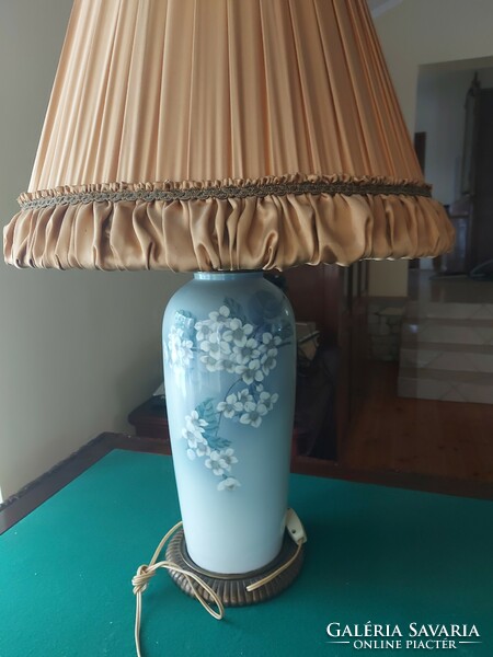 Porcelan asztali lampa