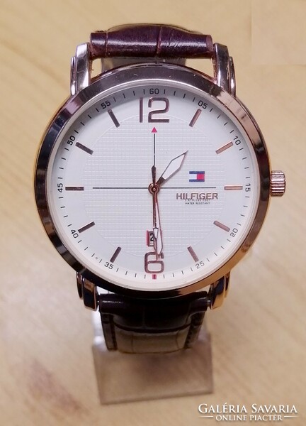 Tommy Hilfiger 4434 Watch Aranyozott tokban, krokodil mintás varrott bőr szíjjal