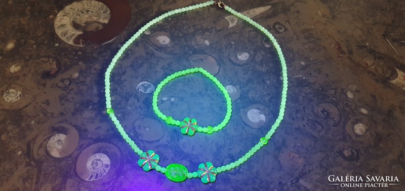 Genuine Czech Uranium Glass Necklace Bracelet Set #23003