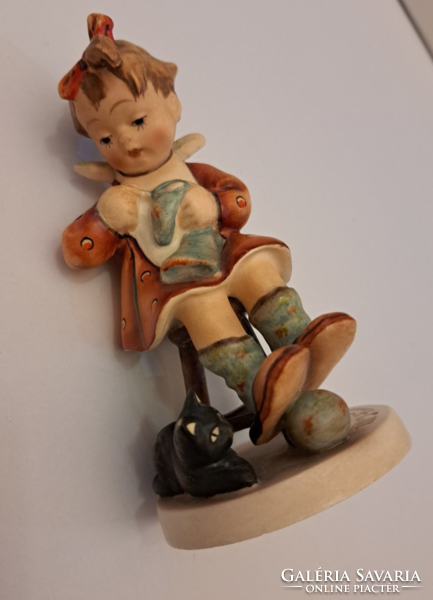 Antik Hummel porcelán figura, kislány cicával