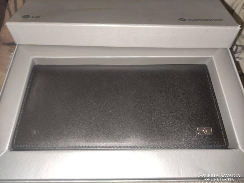 Real leather samsonite wallet and card holder at a lower price, in a box