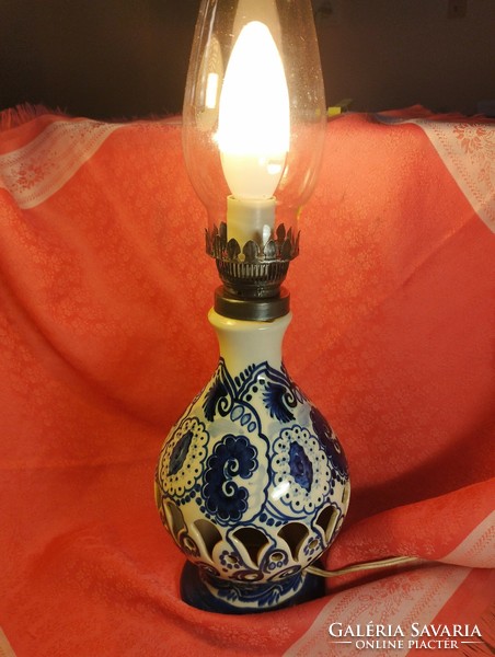 Antik, kék- fehér festésű, áttört porcelán éjjeli lámpa