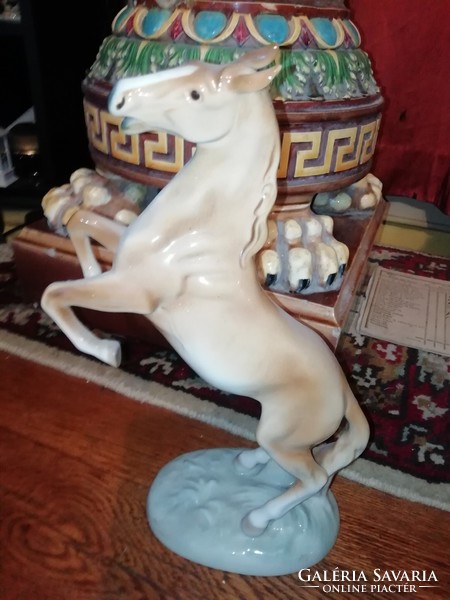 Art deco nagyméretű ló hibátlan állapotban 31 cm magas