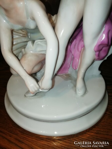 Beautifully painted Kiev ballerinas (from the 50s) in perfect condition 29 cm x 16 cm