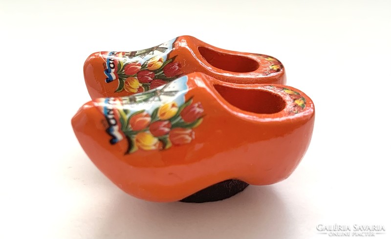 Dutch shoe fridge magnet