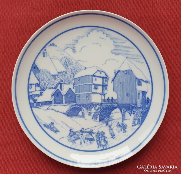 Hutschenreuther German porcelain hanging wall plate with Christmas winter landscape exclusive