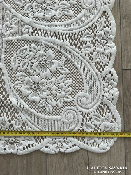 Very beautiful, flawless machine lace tablecloth 165x130 cm