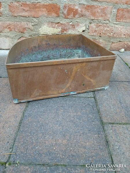 Vintage copper flowerpot with patina. Negotiable.