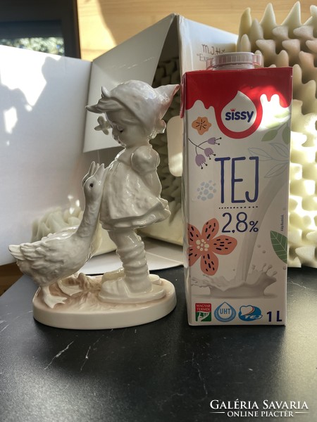 Goebel Hummel nagyméretű porcelán szobor, ritka: fehér mázas!