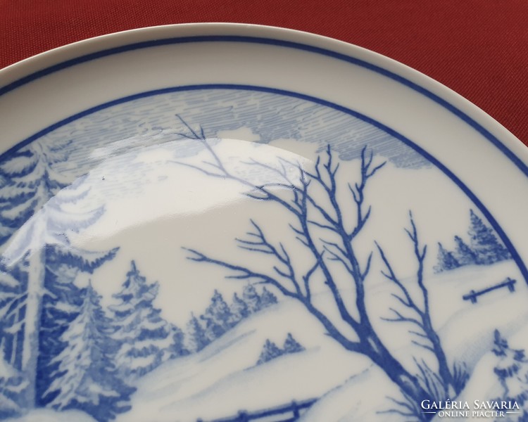 Hutschenreuther German porcelain hanging wall plate with a Christmas winter landscape
