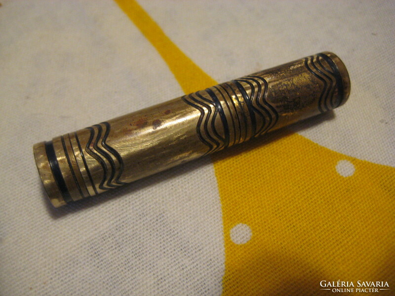 Antique lipstick, nicely engraved, in a yellow copper case, 12 x 62 mm